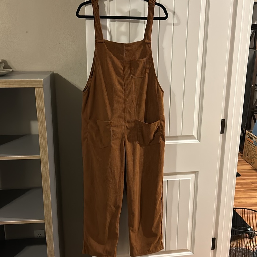 corduroy jumper with lots of pockets, camel color